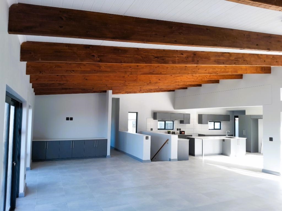 4 Bedroom Property for Sale in Whale Rock Western Cape